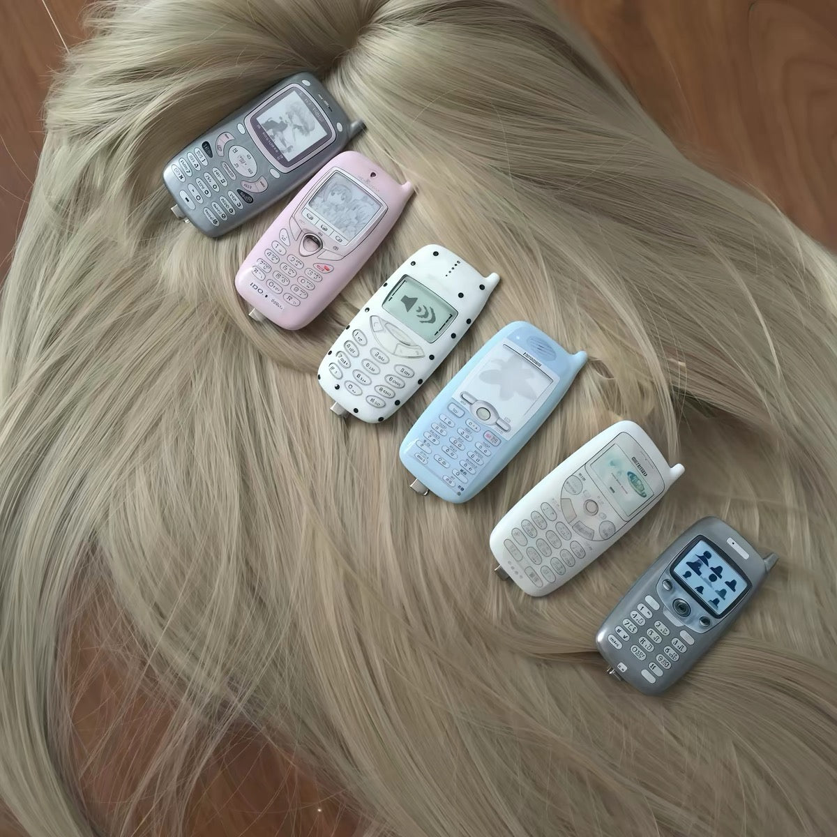 Phone shaped Hair Clip
